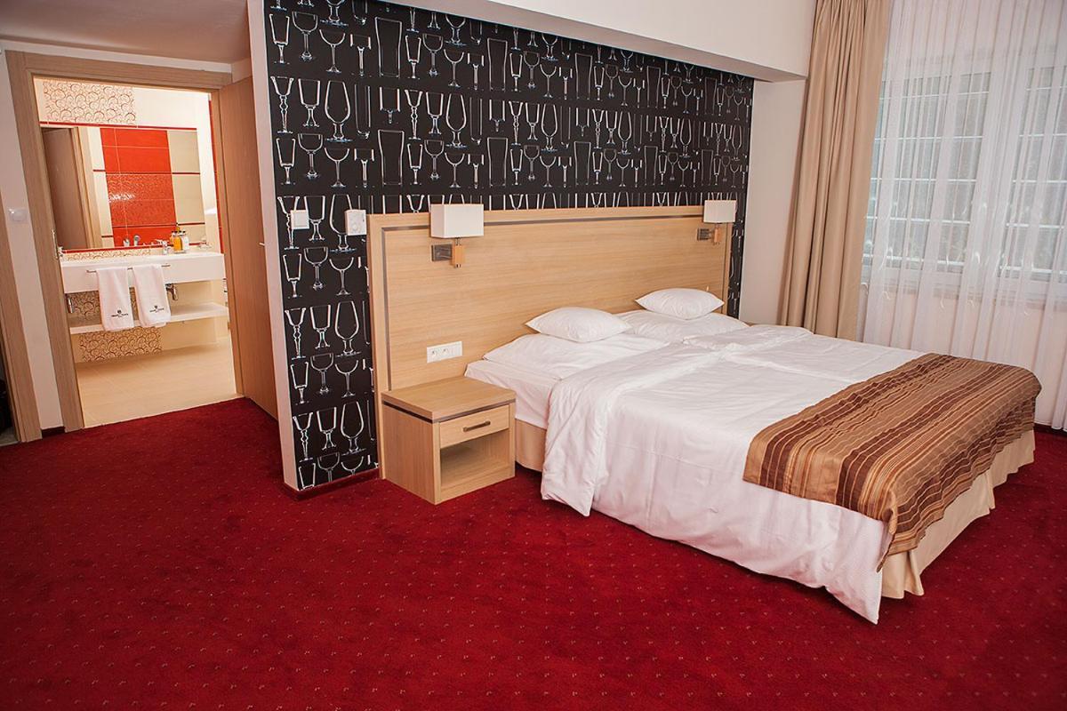 Grape Town Hotel - Park79 Zielona Góra Eksteriør bilde