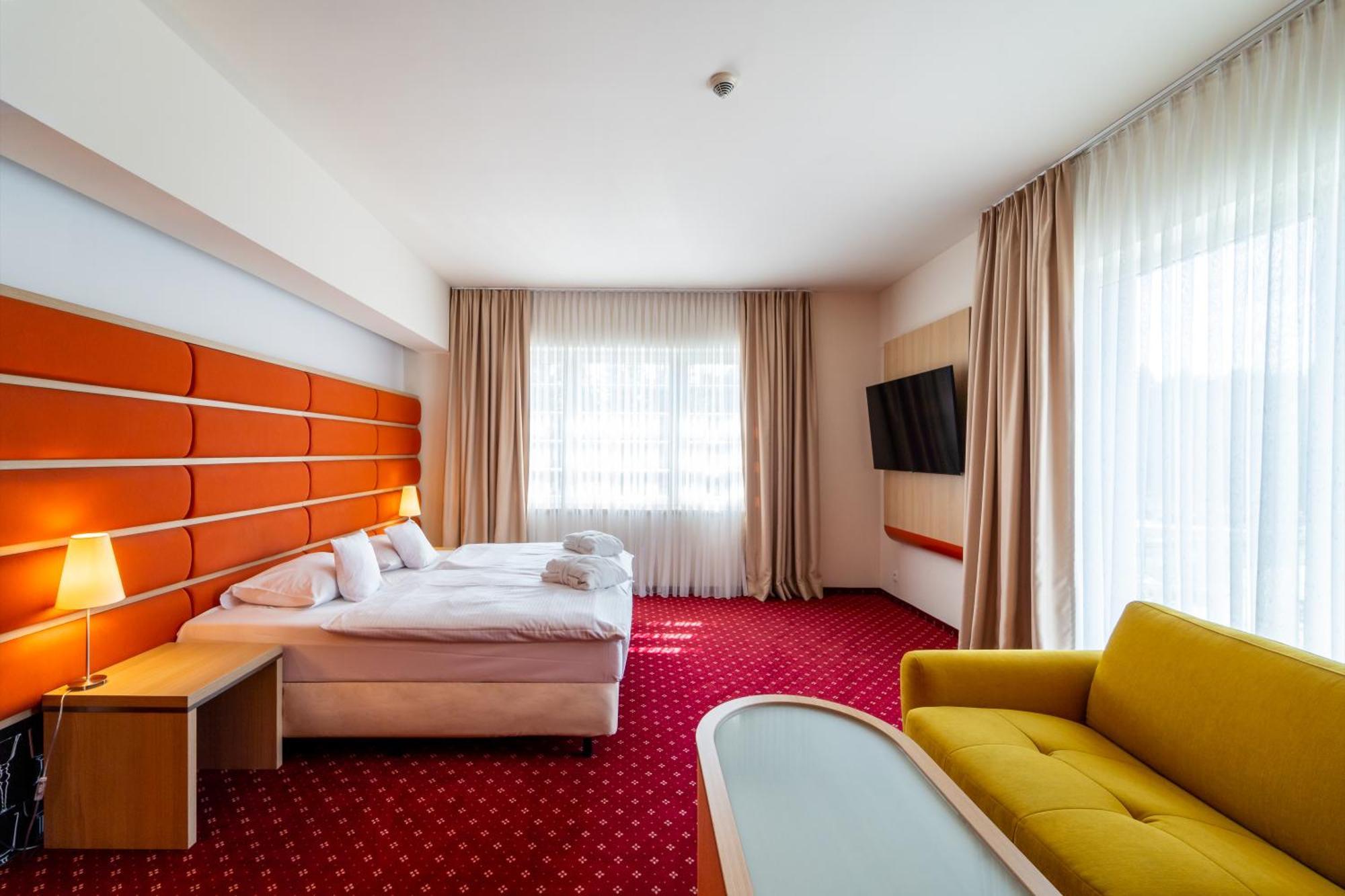 Grape Town Hotel - Park79 Zielona Góra Eksteriør bilde