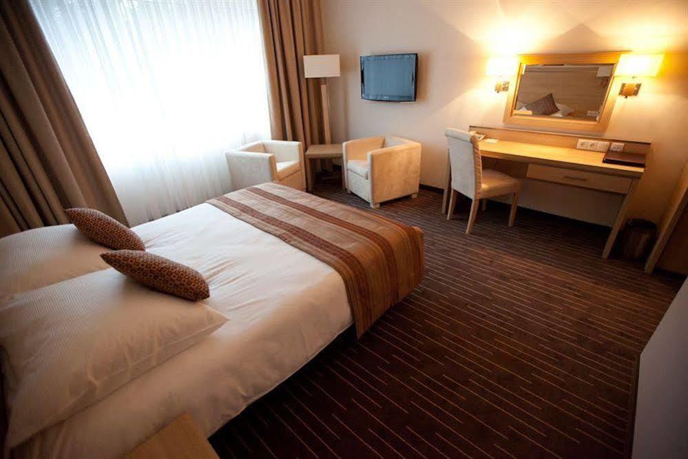 Grape Town Hotel - Park79 Zielona Góra Eksteriør bilde